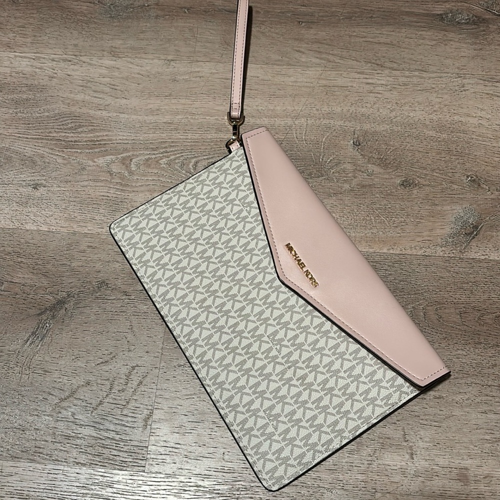 Michael Kors wristlet